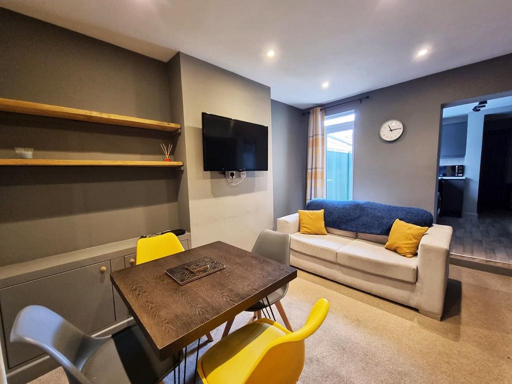 Shared Lounge a