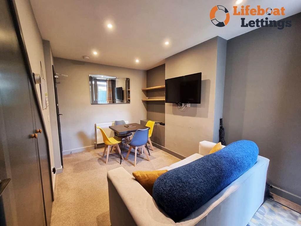 Shared Lounge b
