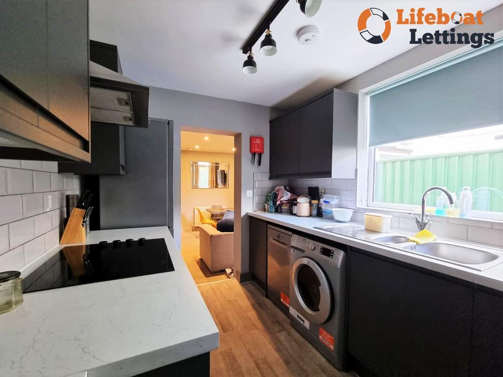 Shared Kitchen b