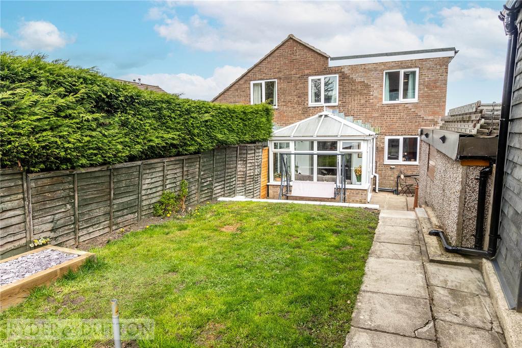 Banks Crescent, Golcar, Huddersfield... 4 bed semidetached house £