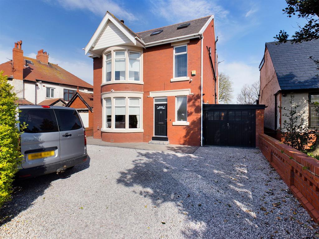 Squires Gate Lane, Blackpool, FY4 5 bed detached house £375,000