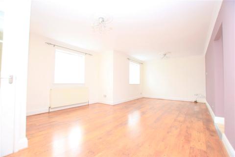 4 bedroom end of terrace house for sale - Vignoles Road, Romford, RM7