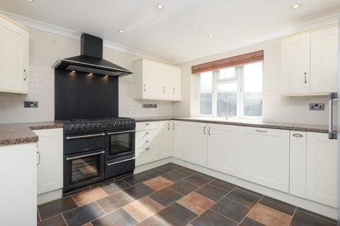 Askynne Belcaire Close, Lympne, Hythe, CT21 4JR