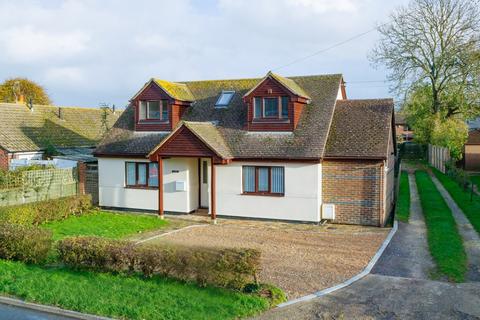 Askynne Belcaire Close, Lympne, Hythe, CT21 4JR