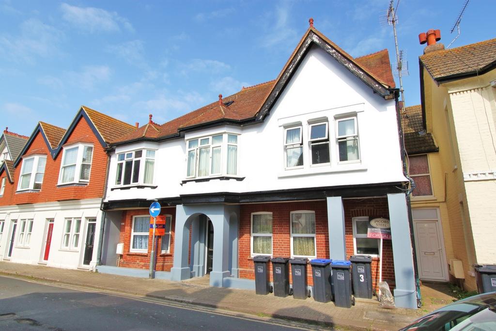 Thorn Road, Worthing, BN11 1 bed flat £750 pcm (£173 pw)