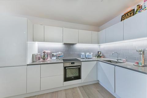 1 bedroom apartment for sale, Cutter House, Royal Wharf, London  E16
