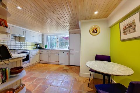 4 bedroom ground floor flat for sale - St. Quintin Avenue, London, W10