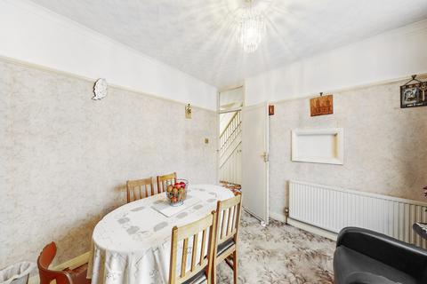 29 Woodside Close, Wembley, HA0 1UL