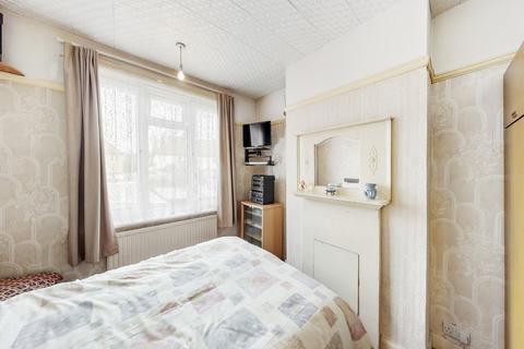 29 Woodside Close, Wembley, HA0 1UL