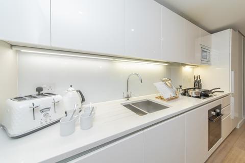 3 bedroom flat to rent - W2 1AN