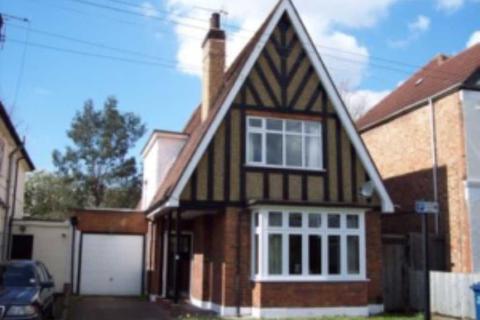 5 bedroom detached house for sale - Montgomery Rd, London, HA8