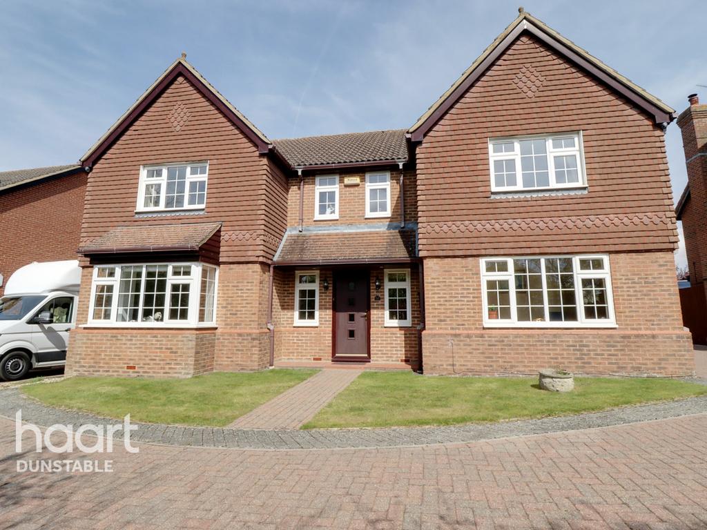 Badgers Gate, Dunstable 5 bed detached house £780,000