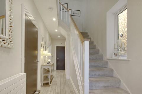 9 Wellston Crescent, London, N14 4EW
