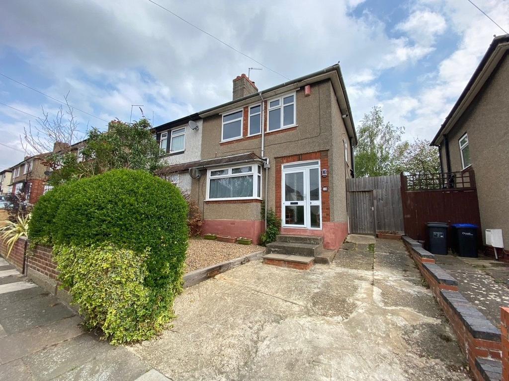 Fullingdale Road, The Headlands, Northampton NN3 2QA 3 bed semi