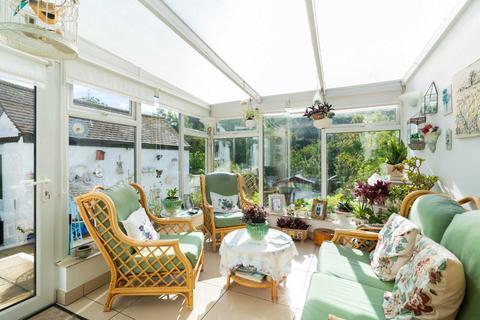 108 Park Avenue, Bushey, WD23 2BB