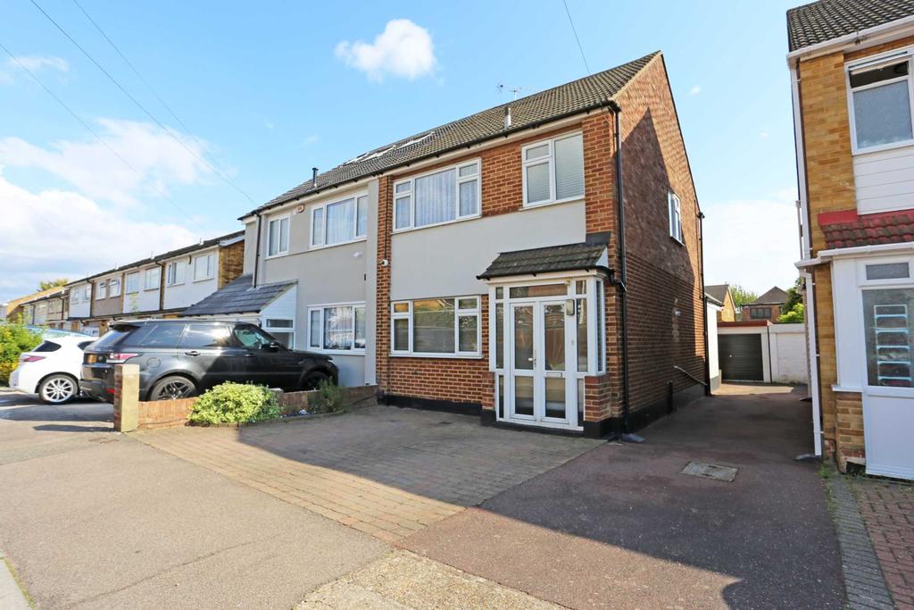 Birch Close, Romford, RM7 3 bed semidetached house £1,600 pcm (£369 pw)