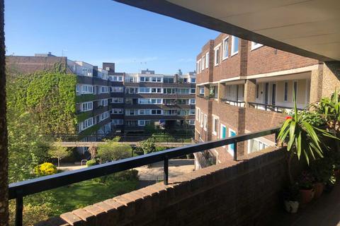 3 bedroom apartment to rent, Otho Court, Brentford Dock