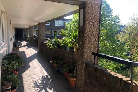 3 bedroom apartment to rent, Otho Court, Brentford Dock