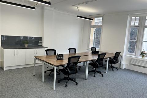 Serviced office to rent, Blackwell House, Guildhall Yard,,