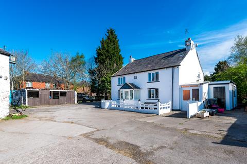 3 bedroom equestrian property for sale - Bickershaw Lane, Bickershaw WN2