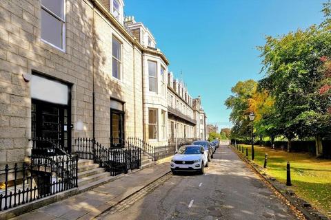 Serviced office to rent - 7 Queen's Gardens,,