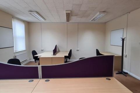 Serviced office to rent, Wellington Road,Oakridge House,