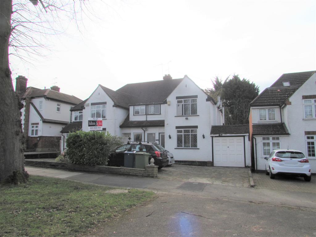 Boxtree Road, Harrow Weald, Middlesex HA3 3 bed semidetached house £