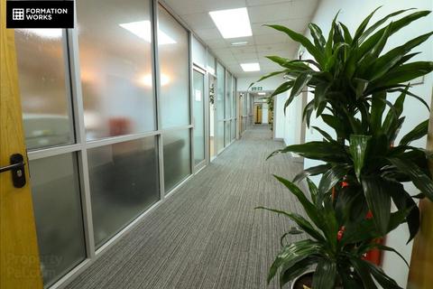 Serviced office to rent, 1 Falcon Road,Adelaide House, Hawthorn Business Park