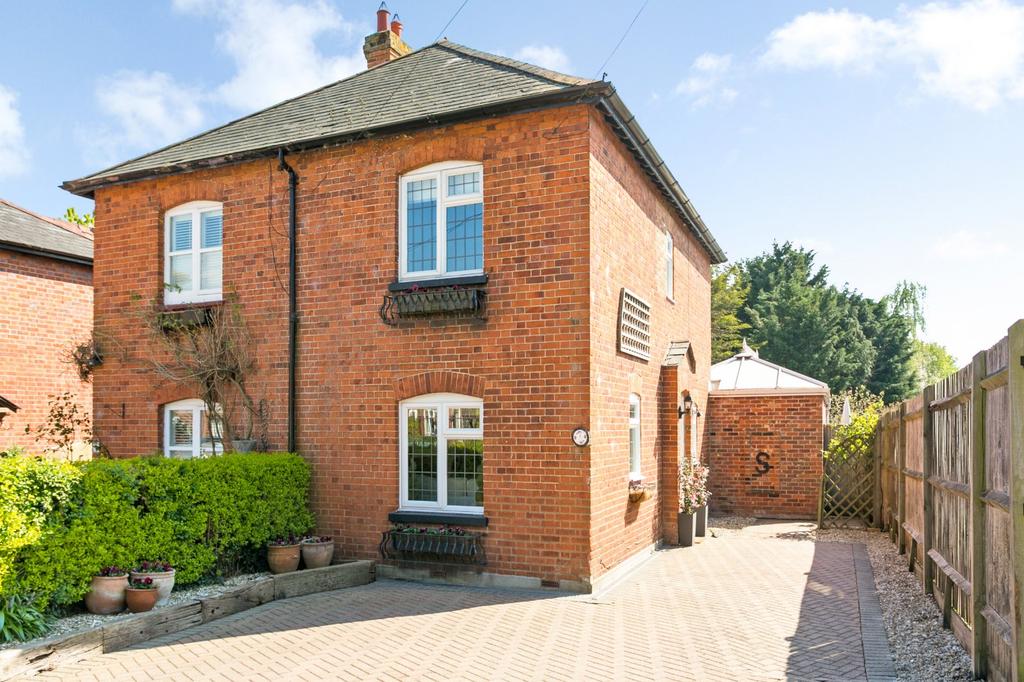 Golden Ball Lane, Maidenhead, Berkshire, SL6 2 bed semidetached house