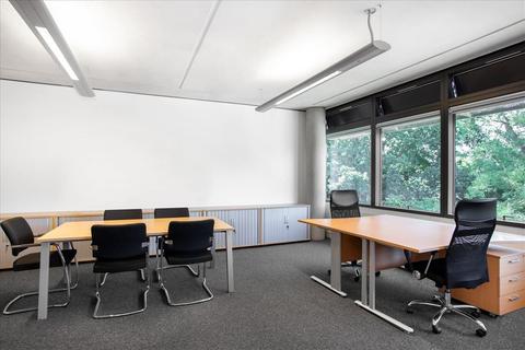 Serviced office to rent - Innovation Centre and Business Base,110 Butterfield, Great Marlings,