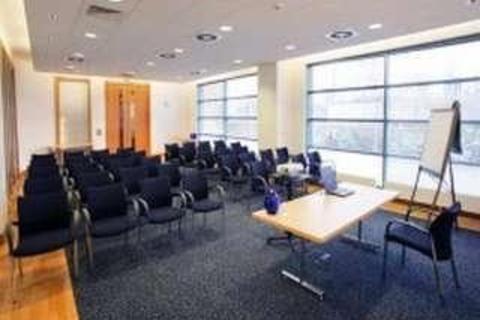 Serviced office to rent - 2 Woodstock Link,,