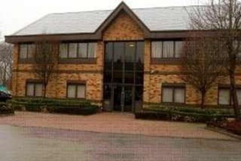 Serviced office to rent - Cromwell Park,Banbury Road,