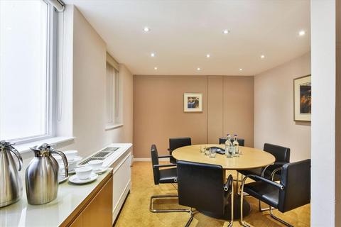 Serviced office to rent, 33 St James's Square,,