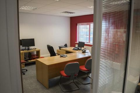 Serviced office to rent - Paddock Road,West Pimbo,