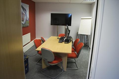 Serviced office to rent - Paddock Road,West Pimbo,