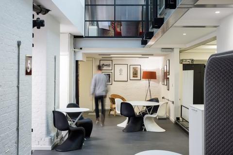Office to rent - 14 Rosebery Avenue,,