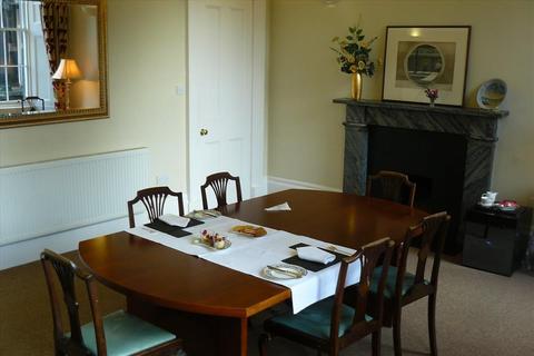 Serviced office to rent - 1 Rutland Square,,
