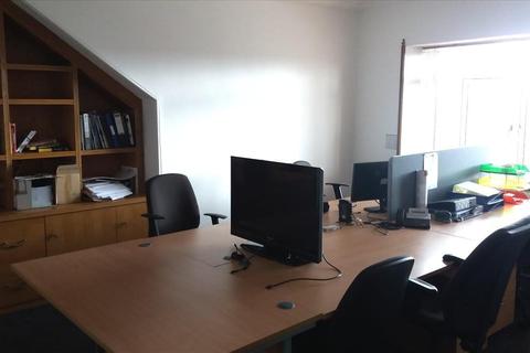 Serviced office to rent - 46 Queens Road,,