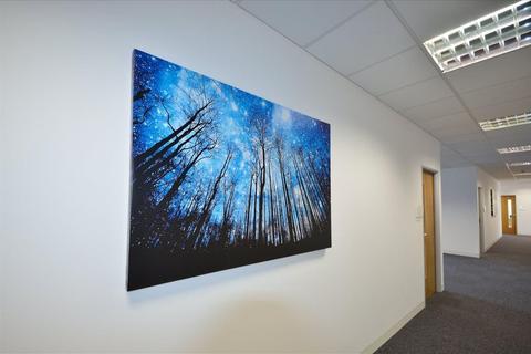 Serviced office to rent - Focal Point,27-35 Fleet Street,