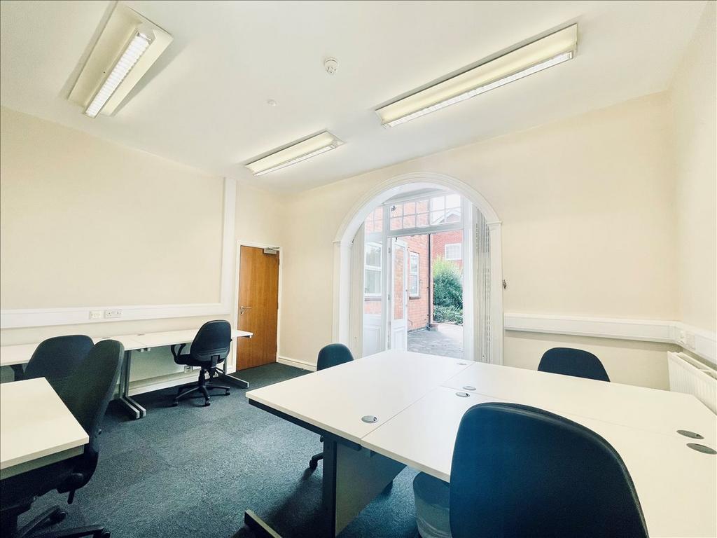 12291235 Stratford Road,Cambrai Court, Serviced office £160 pcm (£37 pw)