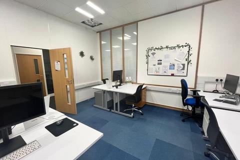 Office to rent, Beehive Ring Road,Spectrum House, Crawley