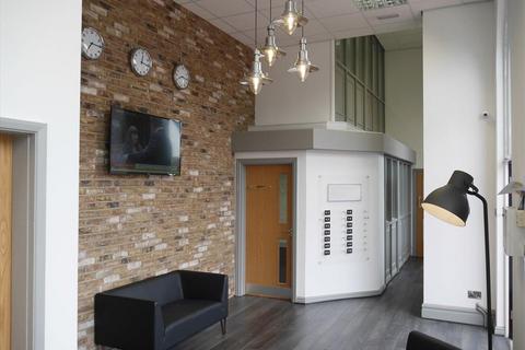 Serviced office to rent - Central Way,Station House,
