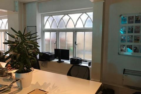 Serviced office to rent, 68A Neal Street,,