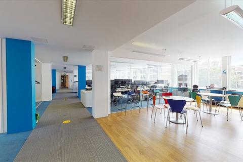 Serviced office to rent - Berkshire House ,168-173 High Holborn, London
