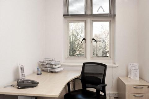 Serviced office to rent, Woodstock Road,Belsyre Court,