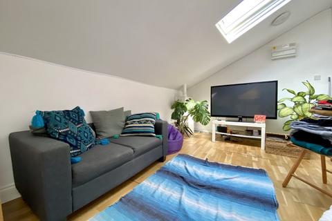 2 bedroom flat to rent, Beresford road, Haringey