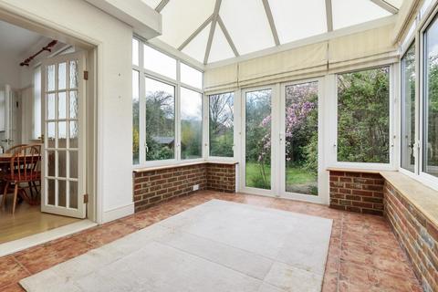1 Mainridge Road, Chislehurst, BR7 6DN