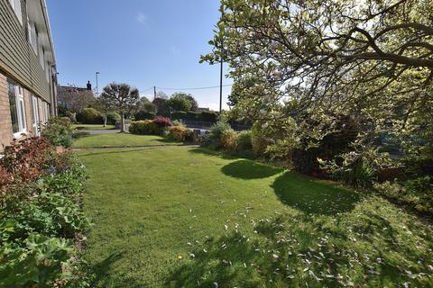 2 bedroom ground floor flat to rent, Old Milton Road, New Milton, Hampshire. BH25 6EB