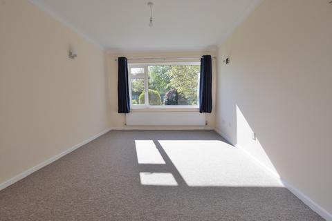 2 bedroom ground floor flat to rent, Old Milton Road, New Milton, Hampshire. BH25 6EB
