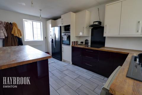 16 Grange Crescent, Thurnscoe, Rotherham, S63 0EA